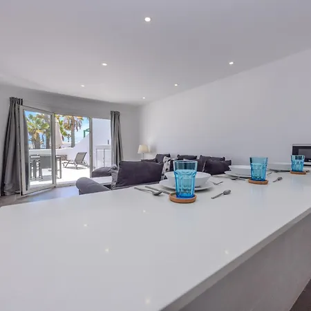 Sea Breeze Two Bedroom 科斯塔特吉塞