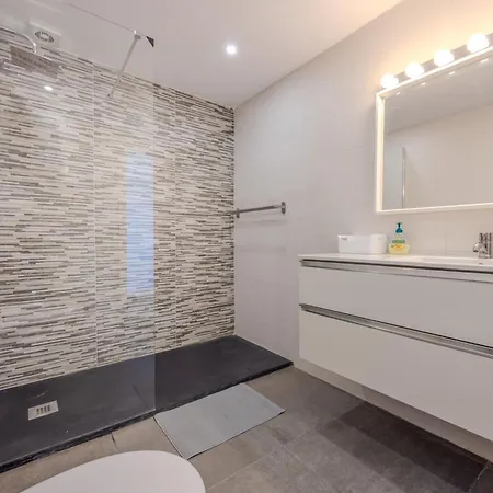 Sea Breeze Two Bedroom * 科斯塔特吉塞