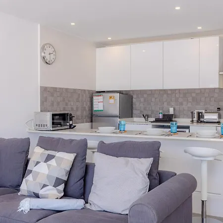Sea Breeze Two Bedroom * 科斯塔特吉塞