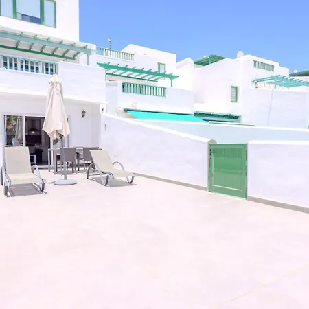 Sea Breeze Two Bedroom 公寓 *